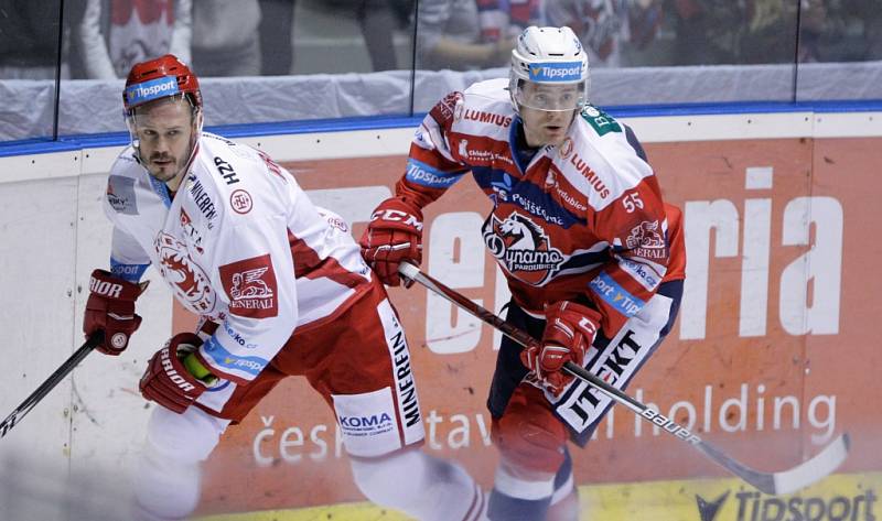 Duel hokejové extraligy Dynamo Pardubice - Oceláři Třinec.