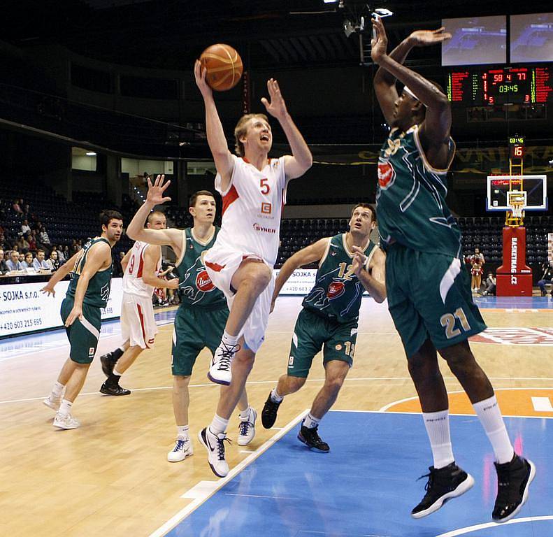 ČEZ Basketball Nymburk - KK Union Olimpija Lublaň 72:85