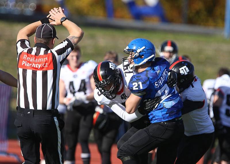 Ve finále druhé ligy se střetli Stallions Pardubice (v bílém) s Třincem Sharks.