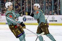 Hokejisté Belfast Giants se toho nebojí. Pro utkání s Fife, které se hrálo jako Oktoberfest Game na sebe oblékli hodně netradiční dresy. Jaké asi zítra vytáhnou na Dynamo?