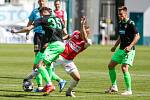 Fotbalové utkání Fortuna ligy mezi FK Pardubice (v červenobílém) a FC Viktoria Plzeň ( v černozeleném) na Městském stadionu Ďolíček v Praze.