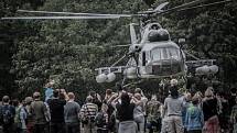 Cihelna 2016. Armádní vrtulníky startovaly přímo před diváky.