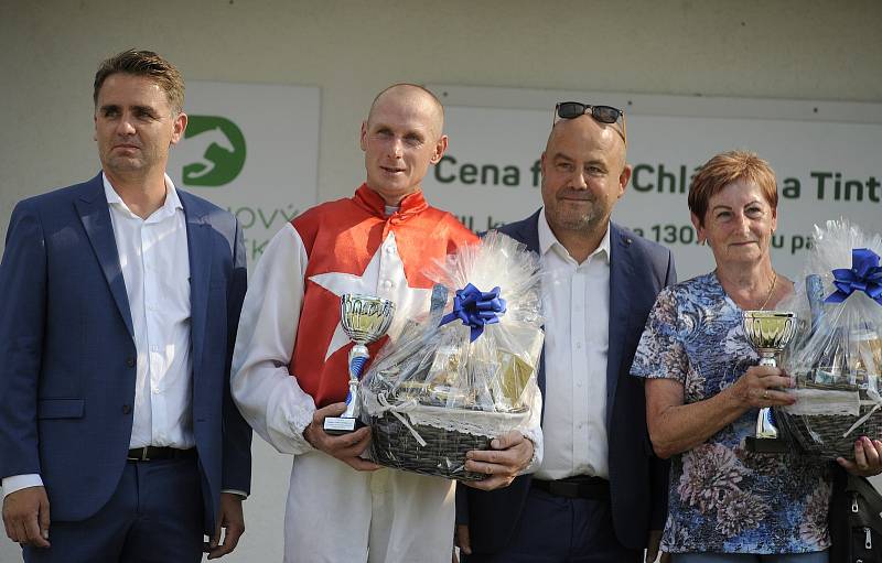 Lodgian Whistle s Jaroslavem Myškou zvítězili ve III. kvalifikaci na 130. Velkou pardubickou se Slavia pojišťovnou na pardubickém dostihovém závodišti.