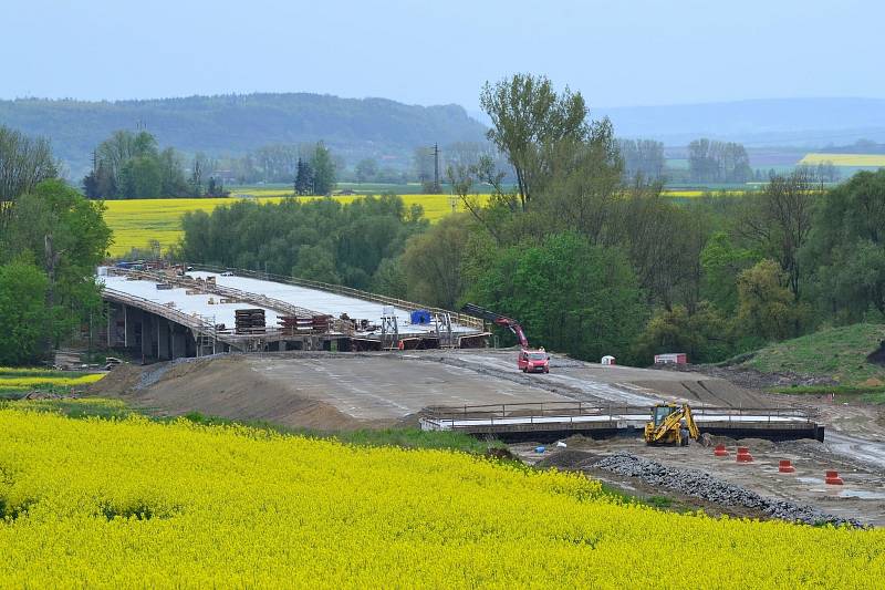 Stavba D35 pokračuje, řidiči musí počítat s uzavírkami. Do 30. září neprojedou mezi Uherskem a Turovem. Zdroj: FB Dostavba D 35