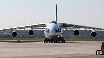 Na pardubickém letišti 1.4. přistál čtvrtý nákladní speciál Antonov An-124-100M Ruslan s dalším nákladem  zdravotnického materiálu a ochranných prostředků.