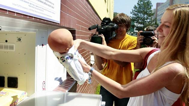 Pardubice mají od pondělí svůj první Babybox