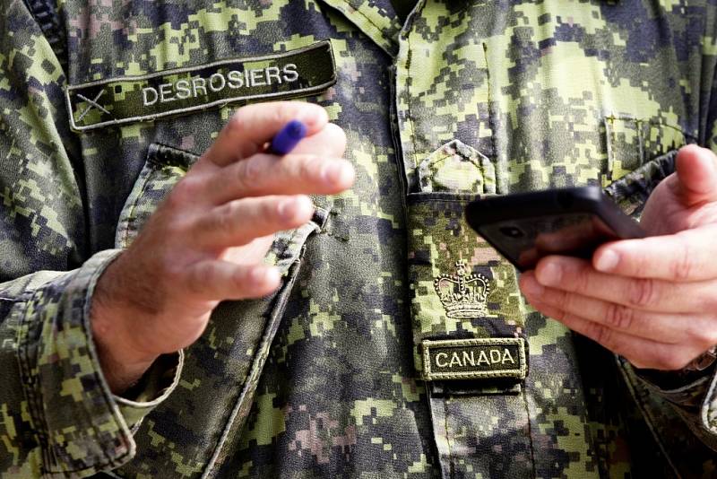 Na naložení palet a obsluhu letounů pro Operaci IMPACT vyčlenilo kanadské Ministerstvo národní obrany dvě transportní letadla a stovku vojáků. 
