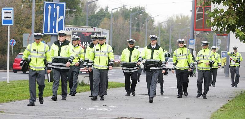 Celorepublikové finále soutěže dopravních policistů v Pardubicích. O titul nejlepší dopravák se utkalo 28 policistů.