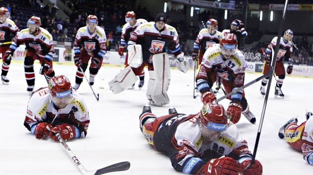 Středeční derby ukázalo, že východočeské hokejové týmy poslední sezony vykazují odlišnou výkonnost. 