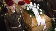 Pohřeb tragicky zesnulého výsadkáře Lukáše Syručka v Rohovládově Bělé
