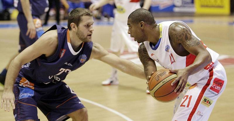 Z basketbalového zápasu mezi Pardubicemi a Děčínem