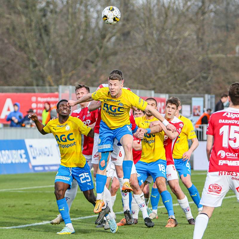 Lví podíl na výhře 3:1 nad Teplicemi měl chycenou penaltou jubilant Florin Nita.