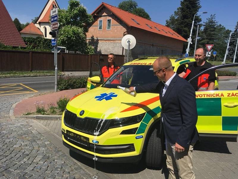 Do služby Zdravotnické záchranné služby Pardubického kraje nastoupil první kodiaq v sanitním provedení jako vozidlo systému rendez-vous.