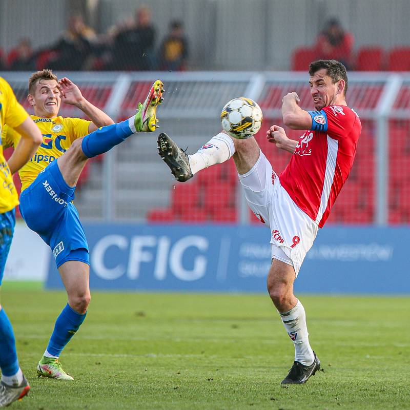 Lví podíl na výhře 3:1 nad Teplicemi měl chycenou penaltou jubilant Florin Nita.