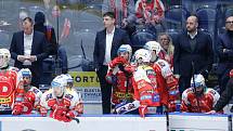 Hokejové utkání Tipsport extraligy v ledním hokeji mezi HC Dynamo Pardubice (v bíločerveném) a HC Rytíři Kladno (v bílomodrém) v pardudubické enterie areně.