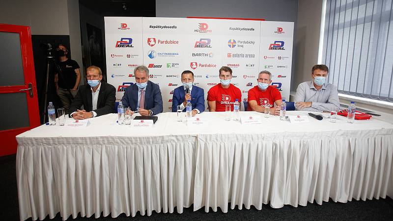 Předsezóní tisková konference týmu HC Dynamo Pardubice.