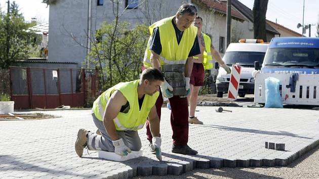 Rekonstrukce Kunětické ulice je u konce