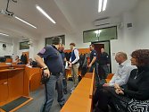 Středeční jednání v případu vraždy kvůli vile na Bubenči. Státní zástupkyně pro podezřelého Tomáš Fialu (na snímku v doprovodu policie) navrhuje trest odnětí svobody 30 let.