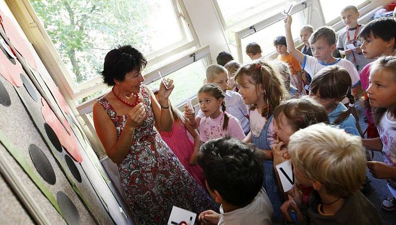 Začal školní rok. Do první třídy nastoupily i děti na pardubické základní škole Studánka