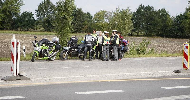 Velkou dopravně-bezpečnostní akci zorganizovala v úterý pardubická policie. Silnice lemovaly policejní hlídky a také několik ukrytých radarů