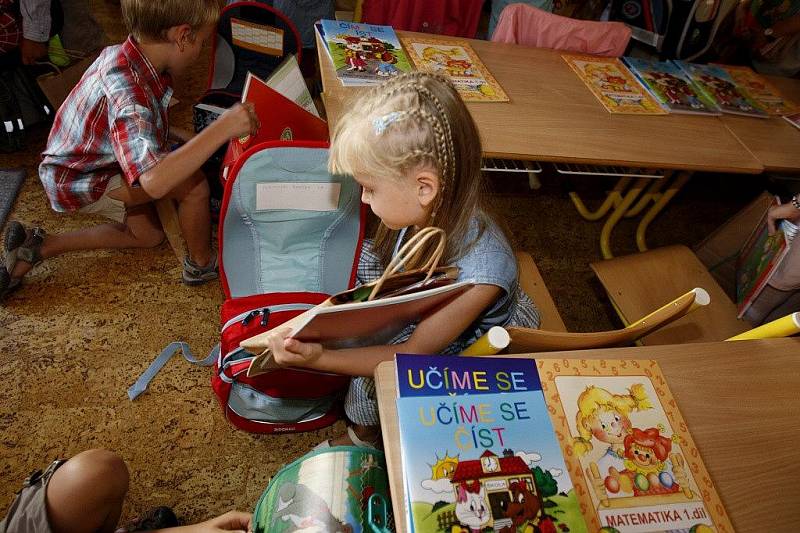 Začal školní rok. Do první třídy nastoupily i děti na pardubické základní škole Studánka