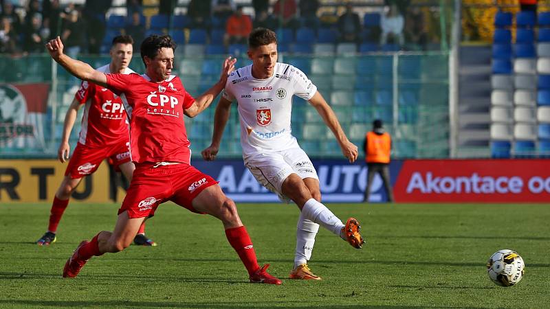 Kamil Vacek nastoupil i do derby proti Hradci Králové, kde jeho tým vyhrál. Na Slovácko se ale vykartoval