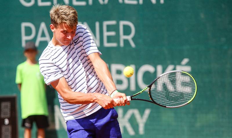 Finalista Pardubické juniorky Jakub Menšík