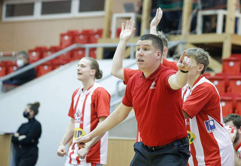 Kooperativa NBL: BK JIP Pardubice - BC Geosan Kolín.