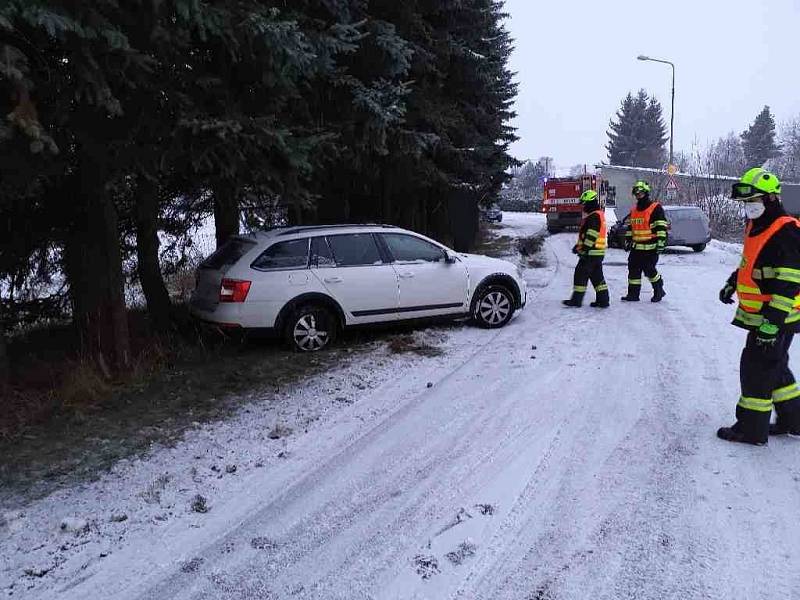 Sníh komplikuje dopravu v Moravské Třebové.