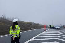 Ředitelství silnic a dálnic 15. prosince 2021 slavnostně otevřelo 12,6 km dlouhý úsek dálnice D35 mezi Opatovicemi nad Labem a Časy na Pardubicku. Úsek D35 u Svitav postaví společnost Strabag Rail.