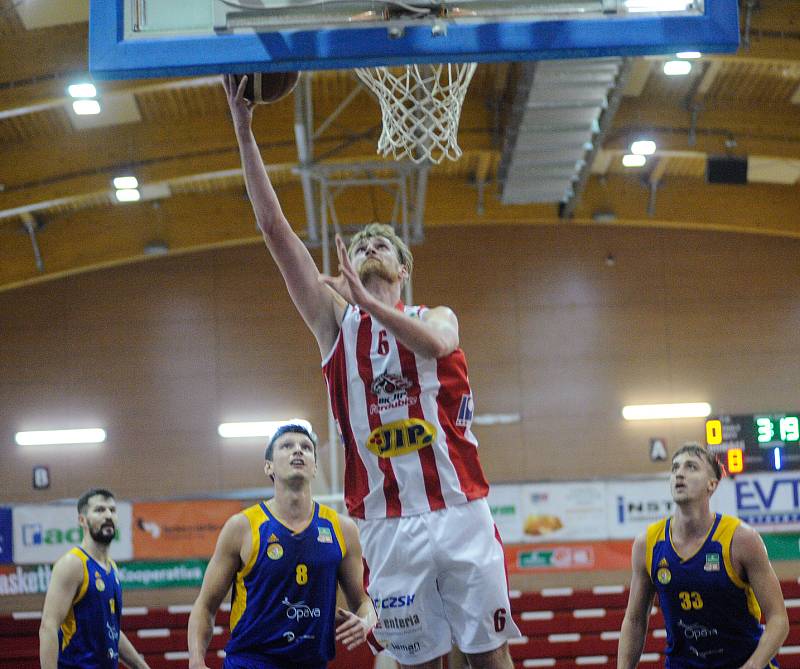 Kooperativa NBL: BK JIP Pardubice - BK Opava.