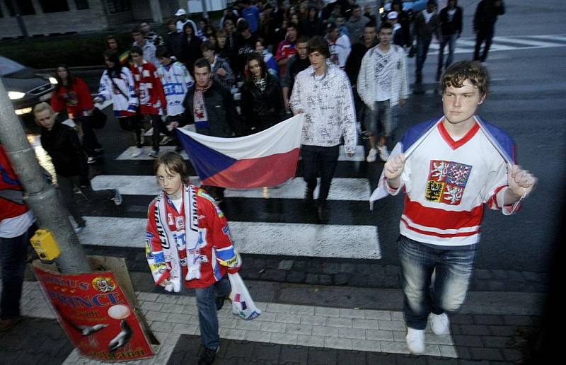 Tryzna za tragicky zesnulé hokejisty