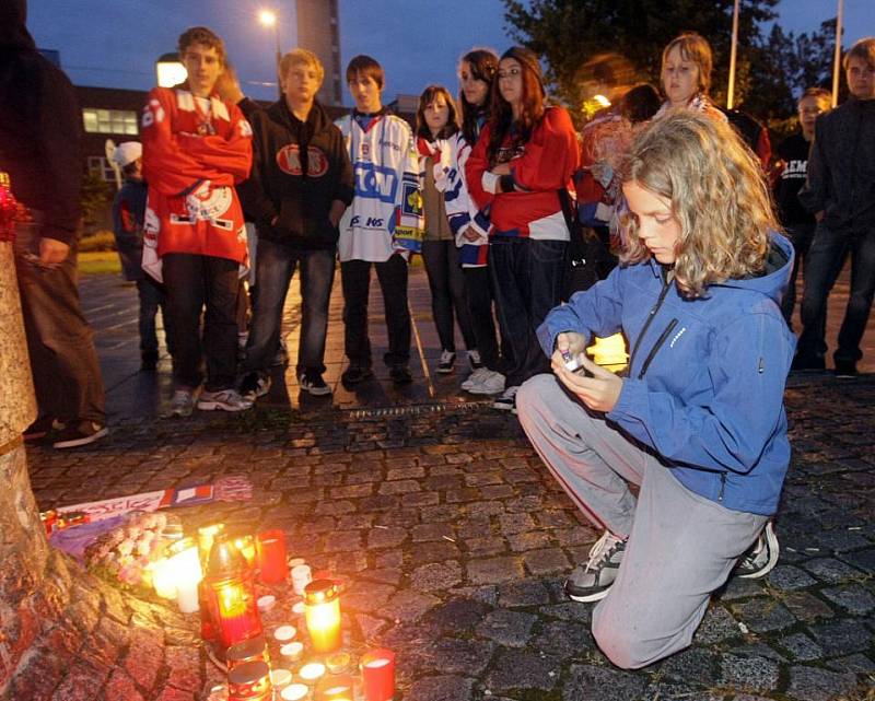 Tryzna za tragicky zesnulé hokejisty