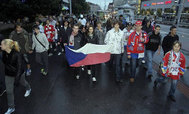 Tryzna za tragicky zesnulé hokejisty