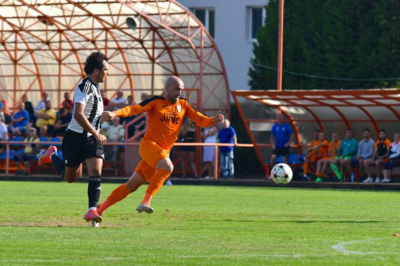 Živanice na domácím hřišti proti Kolínu inkasovaly v poslední minutě a utkání prohrály.