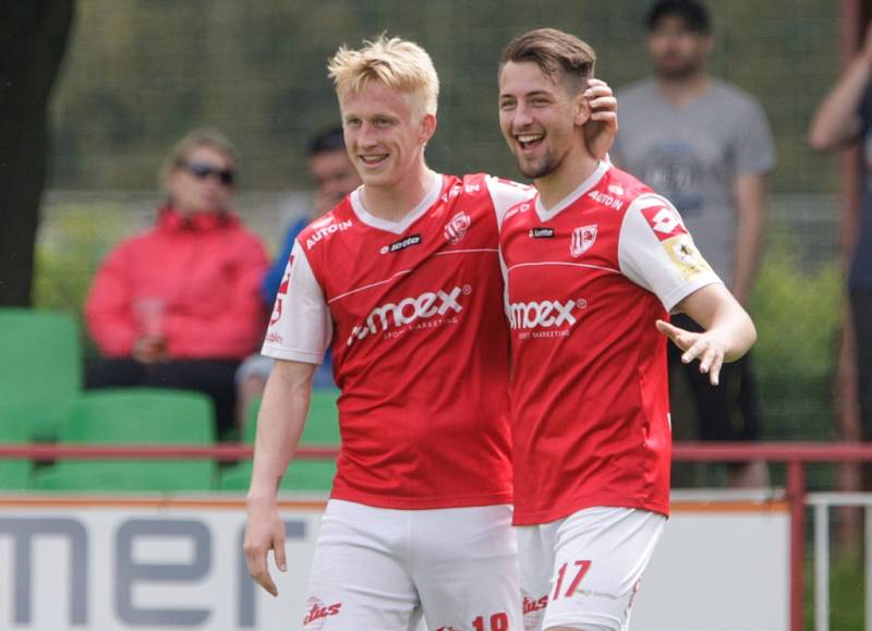 Utkání Fortuna národní ligy Pardubice - Třinec (2:0).