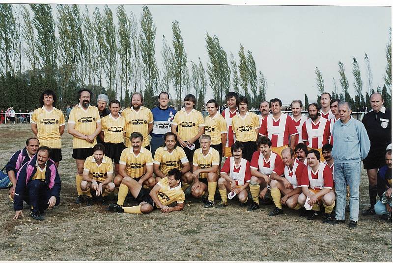 Fotbalový klub AMFORA (AMatérské FOtbalové RArity) založil Petr Salava už v roce 1974.  AMFORA každoročně sehraje 10 charitativních utkání. Celkový počet zápasů překročil 700 a počet diváků se blíží k miliónu.