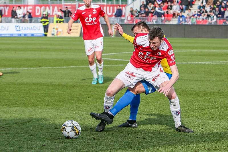 Lví podíl na výhře 3:1 nad Teplicemi měl chycenou penaltou jubilant Florin Nita.