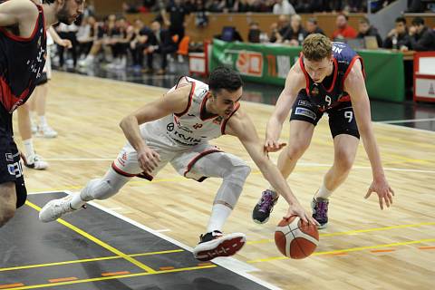 BK KVIS Pardubice vs. Basket Brno.