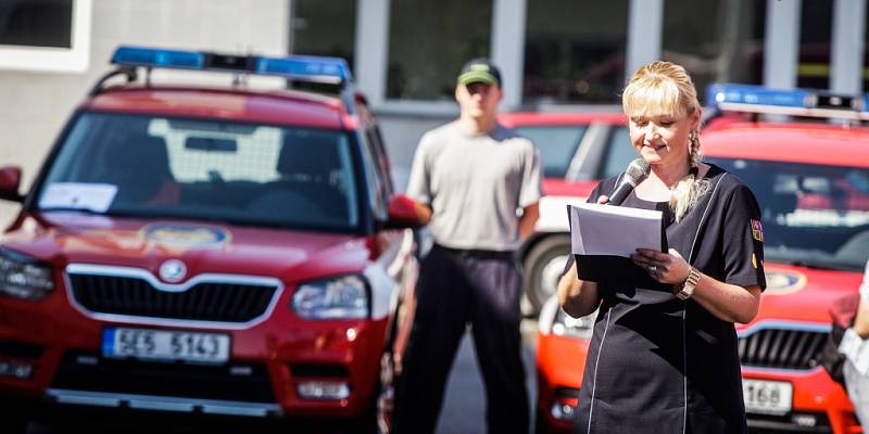 Hasiči v Pardubickém kraji obdrželi novou techniku za 11 milionů korun.