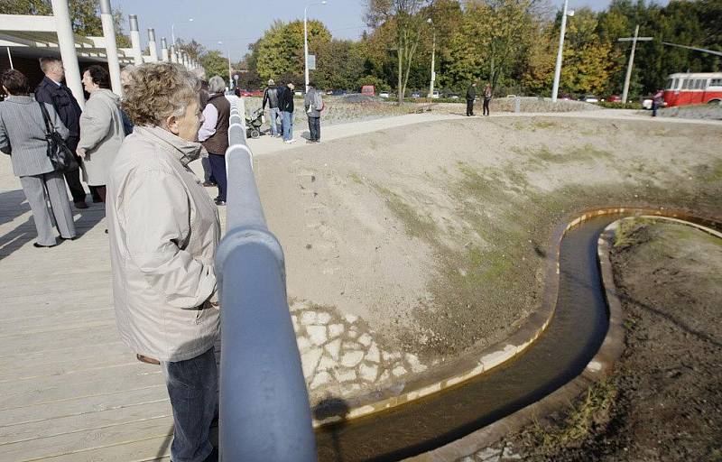 V Bohdanči otevřeli zrekonstruované autobusové nádraží.