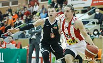 Pardubičtí basketbalisté doma poprvé v historii prohráli s Hradcem Králové.