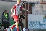 Utkání MOL CUPu mezi FK Pardubice (ve bíločerveném) a FK Jablonec (v zelenočerném) na hřišti pod Vinicí v Pardubicích.