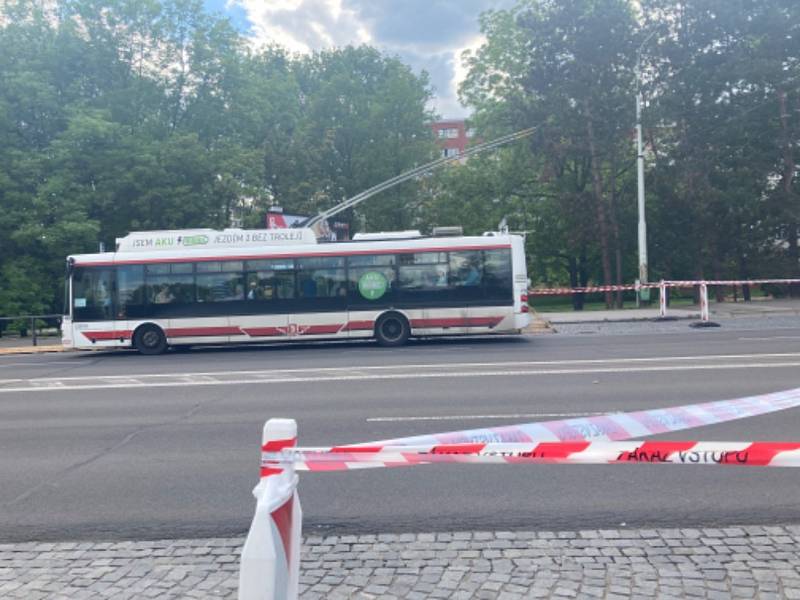 Po nedávném zahájení stavby terminálu B u nádraží začala také výstavba terminálu u Univerzity Pardubice