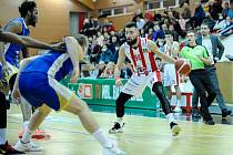 Pardubičtí basketbalisté doma zdolali Jindřichův Hradec.