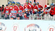 36. kolo hokejové Tipsport extraligy: Hokejisté HC Eaton Pardubice – HC Kometa Brno hráli pod širým nebem.