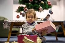 V Pardubickém kraji začíná tradiční vánoční sbírka dárků pro děti Krabice od bot
