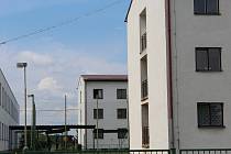 v rámci rozšíření a zkvalitnění ubytovacích kapacit v areálu Střední průmyslové školy stavební Pardubice připravuje Pardubický kraj několik projektů na třech objektech domova mládeže v areálu školy.