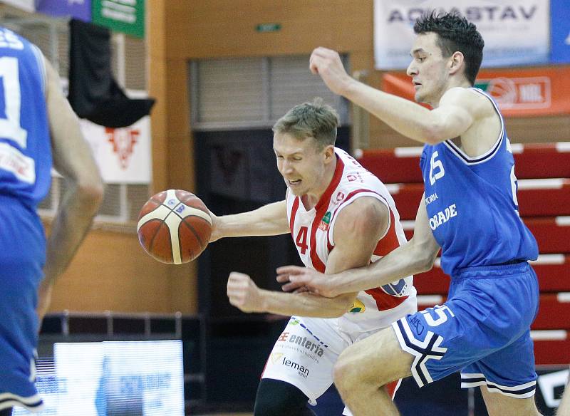 Kooperativa NBL: BK JIP Pardubice - USK Praha.