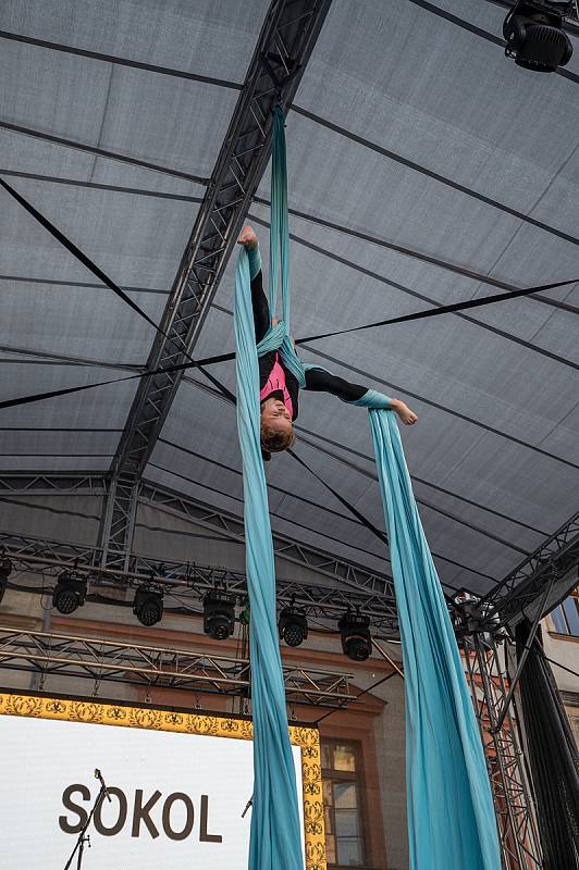 V pátek na Pernštýnské náměstí dorazil Vilém z Pernštejna se svou chotí Johankou. Centrum města ožilo renesancí. Pro návštěvníky je po celý víkend připraven bohatý doprovodný program.